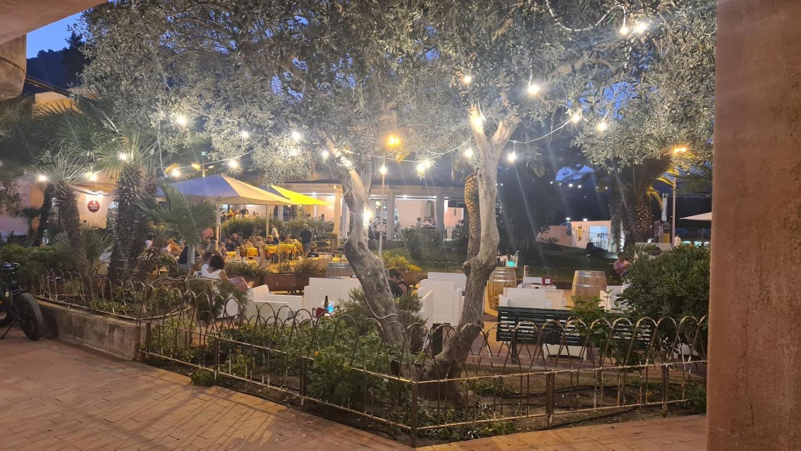 Le Residenze Di Piazza Italia Apartment คอสตาเรย์ ภายนอก รูปภาพ